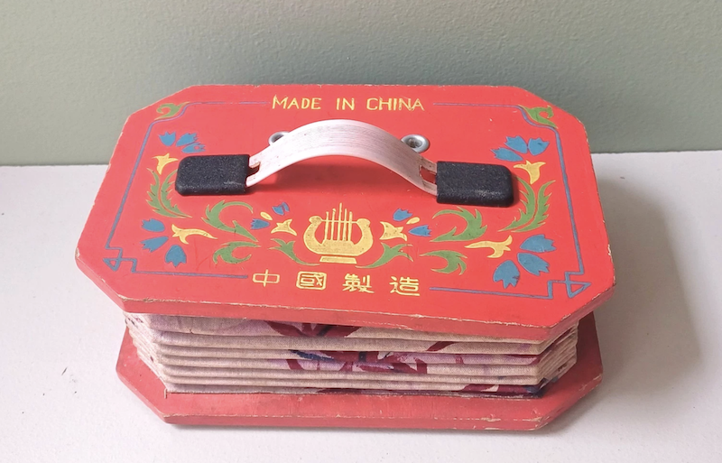 Paper accordion